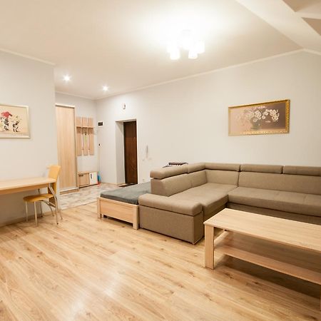 Wonderful Flat On City Center Ужгород Екстериор снимка